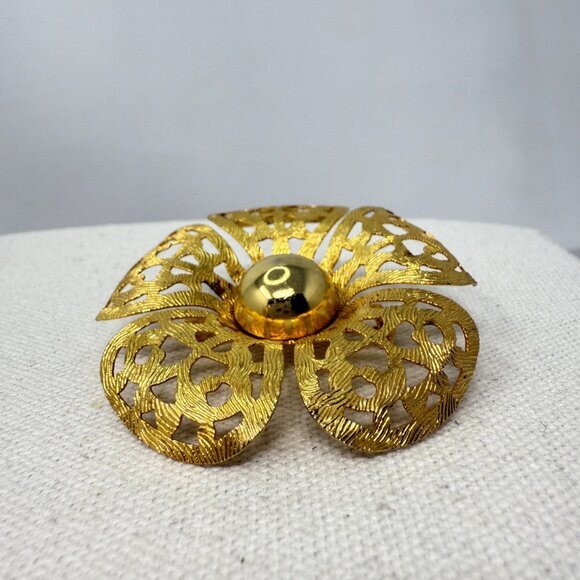 Vintage Flower Brooch Gold-Tone 3D Retro‎ Mid-Century Classic Old Money - Picture 2 of 6